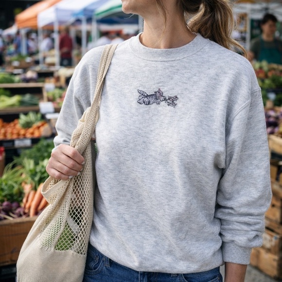Fruit of the Loom Tops - Fruit of the Loom Gray Cat Embroidered bat wing xxl crew neck Y2k